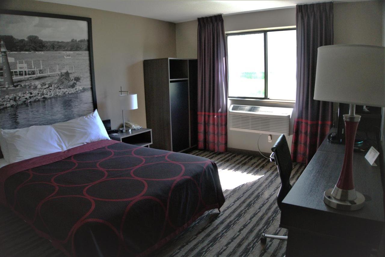 Super 8 By Wyndham Spirit Lake/Okoboji Exteriör bild
