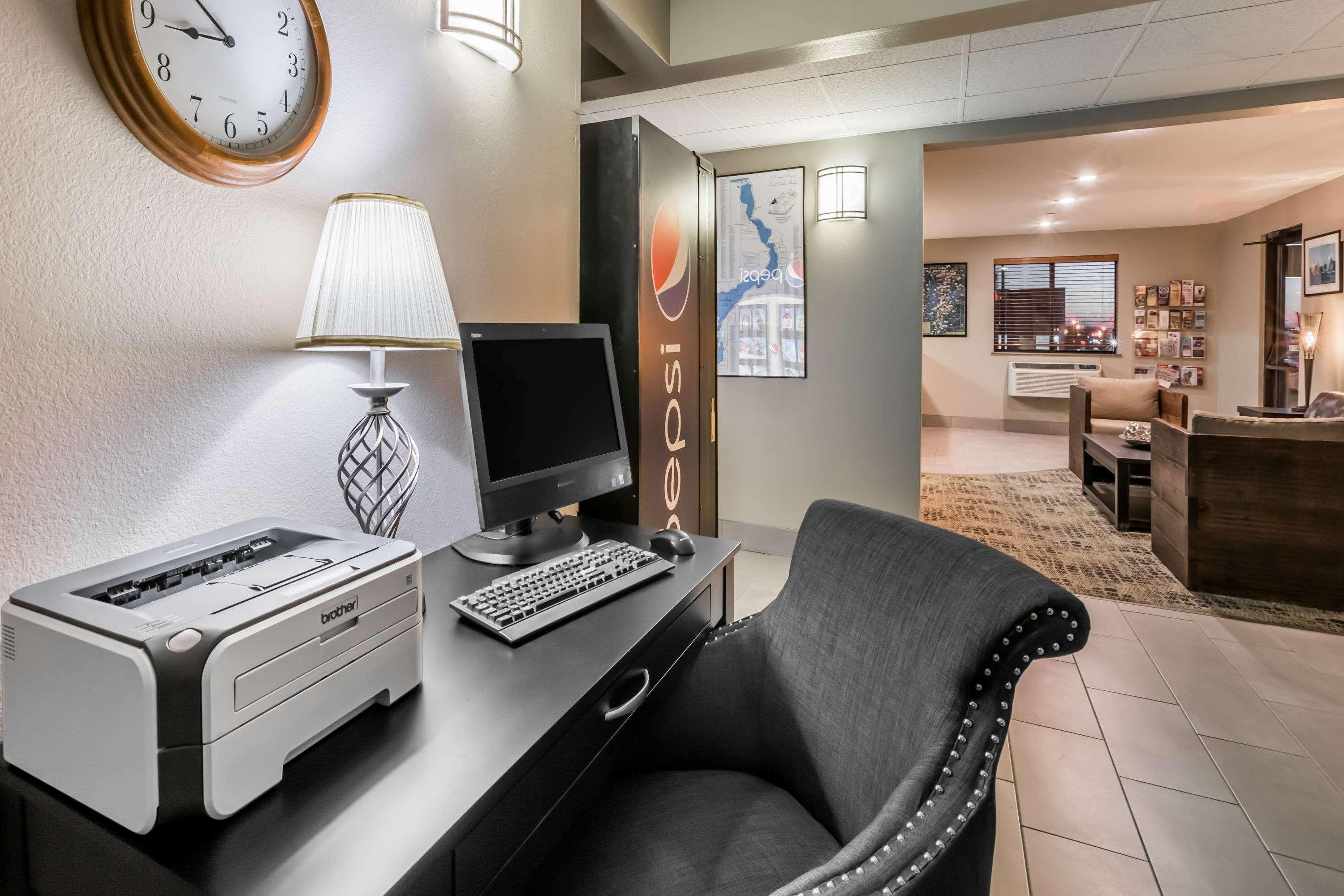 Super 8 By Wyndham Spirit Lake/Okoboji Exteriör bild