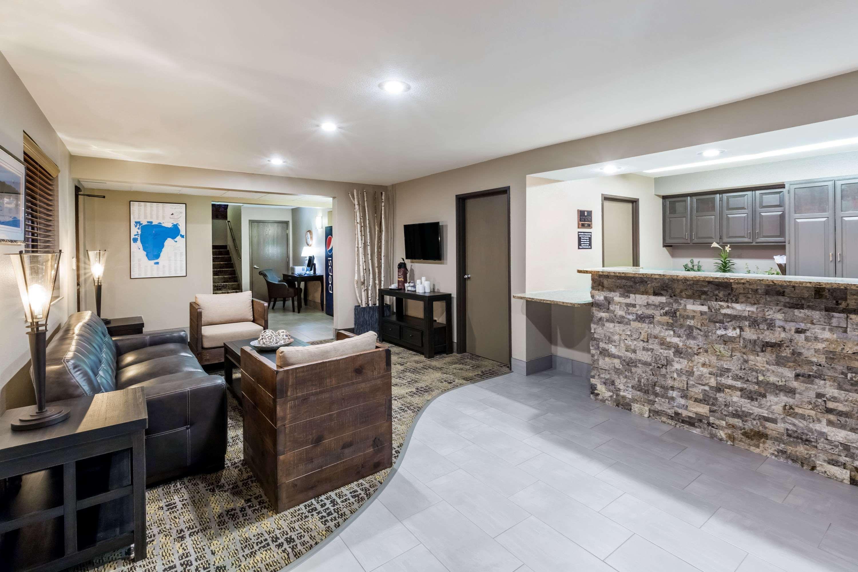 Super 8 By Wyndham Spirit Lake/Okoboji Exteriör bild