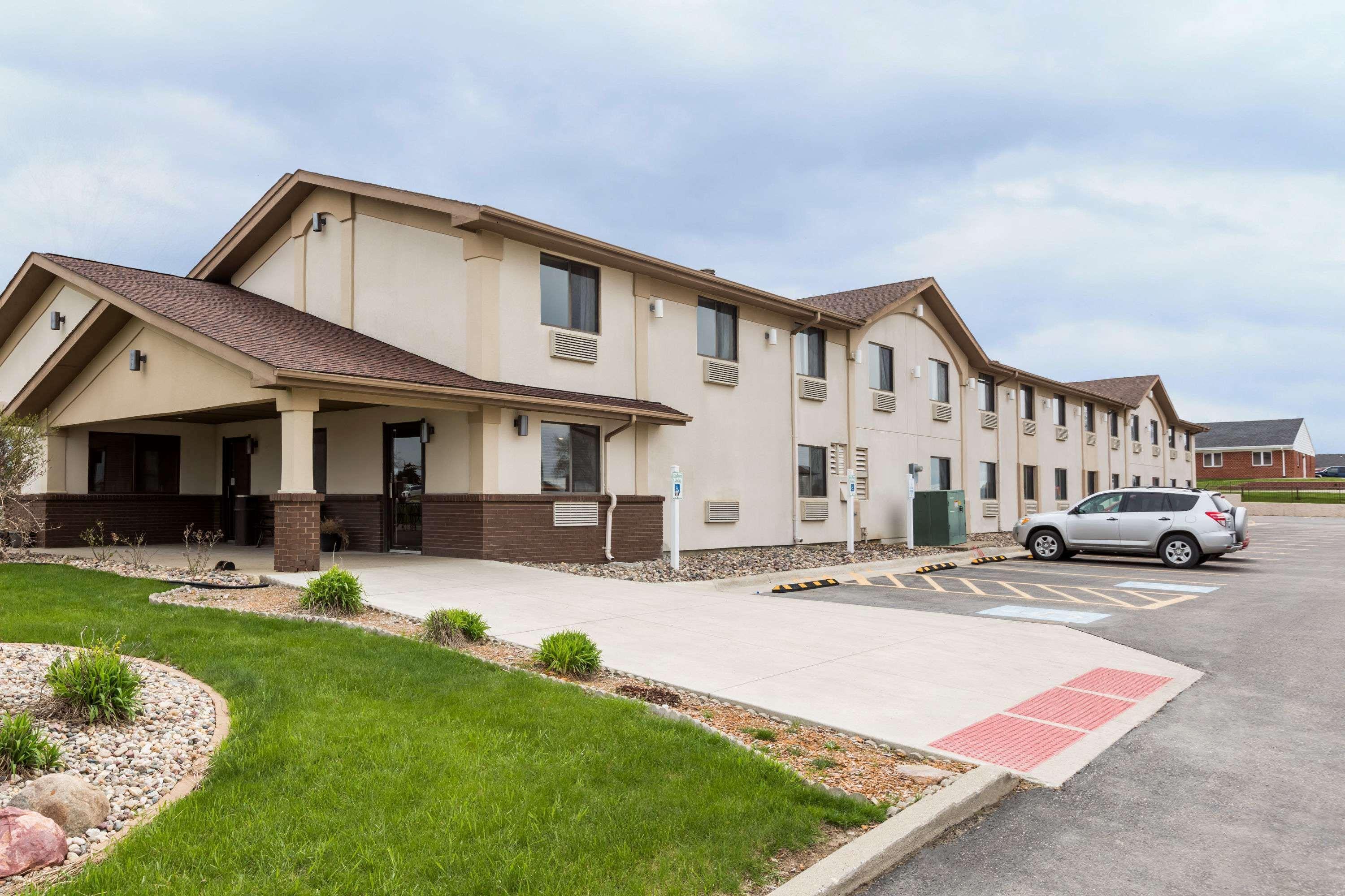 Super 8 By Wyndham Spirit Lake/Okoboji Exteriör bild