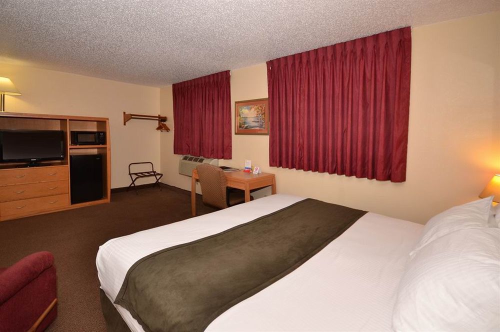 Super 8 By Wyndham Spirit Lake/Okoboji Exteriör bild